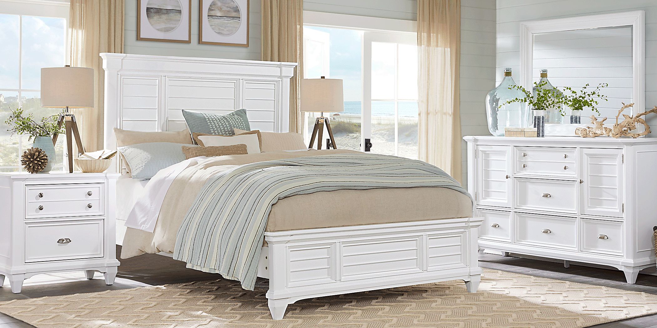 Hilton Head 5 Pc White Colors,White Queen Bedroom Set With Mirror, 3 Pc  Queen Panel Bed, Door Dresser - Rooms To Go